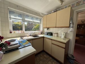 KITCHEN- click for photo gallery